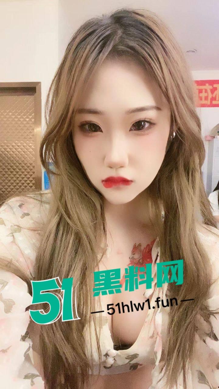 九州职业技术学院〖陈多米〗与男友做爱口交视频泄密流出 边口边被工具暴力插穴 骚货母狗爽到飞起  第4张