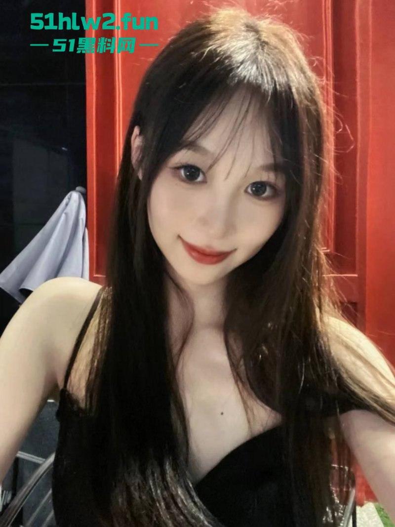 果然颜值越高的女人活越好，这手 口 脚 没经历过几十个男人怎么会这么熟练，这么吸引人呢！  第4张