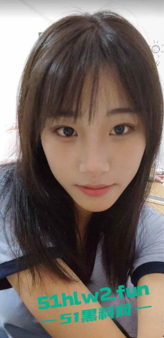 河北商丘宁陵县高级中学反差学妹【孙宁宁】超黑肥大鲍鱼，阴毛旺盛性欲极强遭到曝光。  第1张