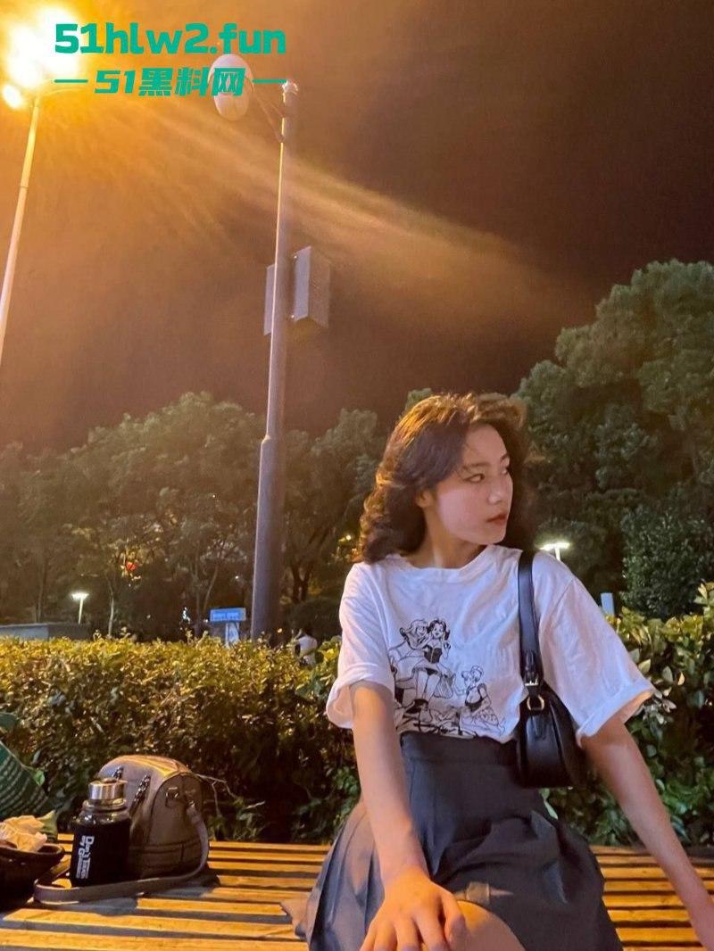 果然颜值越高的女人活越好，这手 口 脚 没经历过几十个男人怎么会这么熟练，这么吸引人呢！  第6张