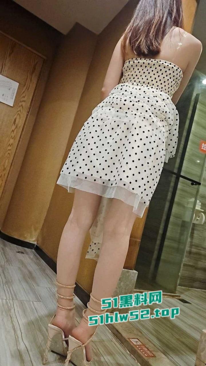 原创狂情哥哥带妹妹出门游玩抵达酒店,妹妹逼痒难耐主动给哥哥足交口交,后入爆操精液射满肥臀! 第2张 原创狂情哥哥带妹妹出门游玩抵达酒店,妹妹逼痒难耐主动给哥哥足交口交,后入爆操精液射满肥臀! 第2张