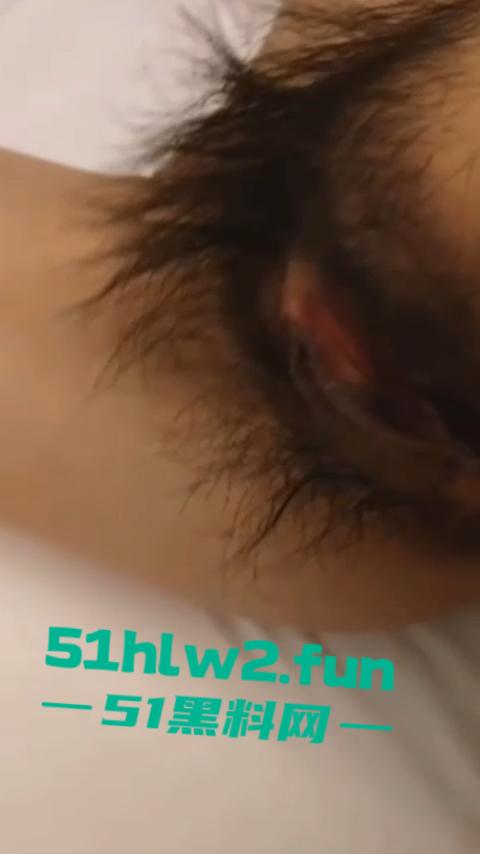 河北商丘宁陵县高级中学反差学妹【孙宁宁】超黑肥大鲍鱼，阴毛旺盛性欲极强遭到曝光。  第8张