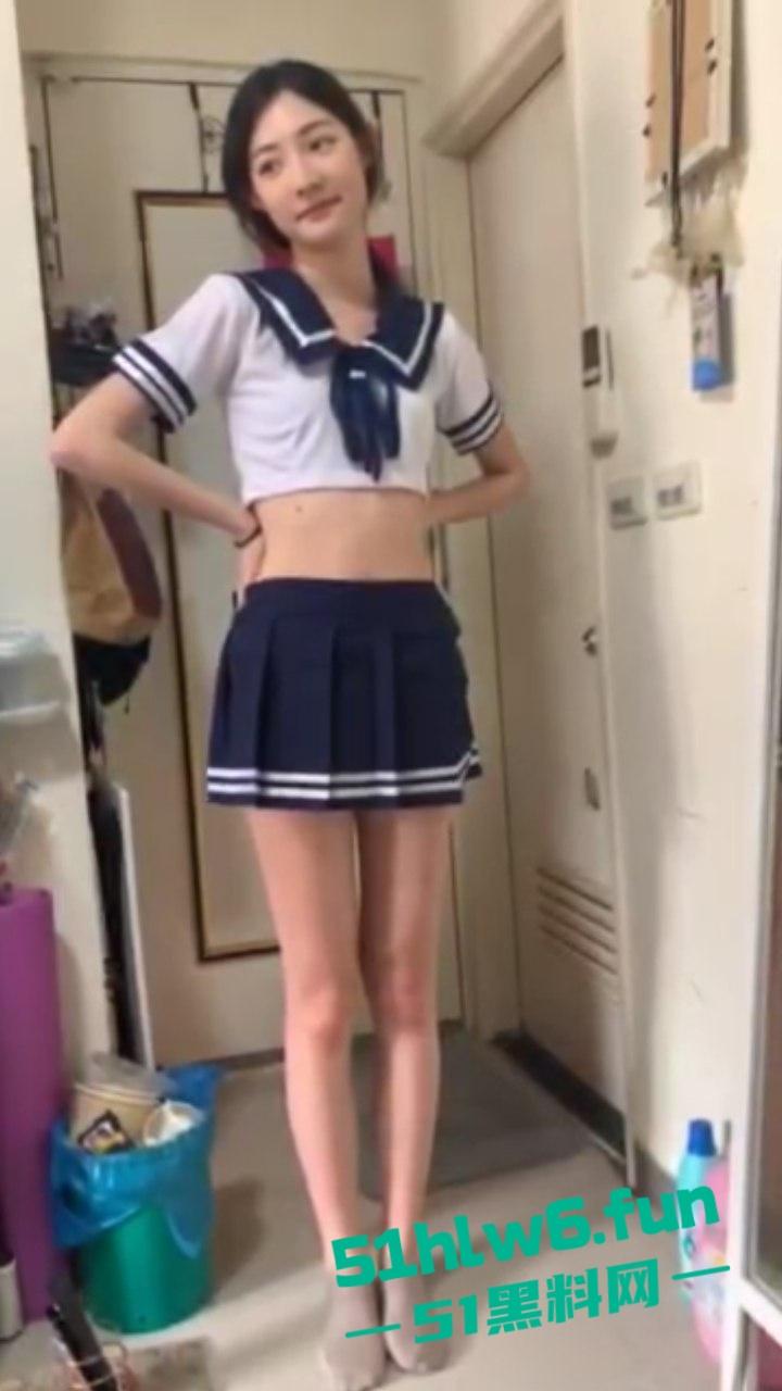 摄影师私拍长腿嫩妹,顶级身材颜值女神逆天大长腿配饱满蜜桃臀,摄影师一边拍照一边打飞机。 第6张 摄影师私拍长腿嫩妹,顶级身材颜值女神逆天大长腿配饱满蜜桃臀,摄影师一边拍照一边打飞机。 第6张