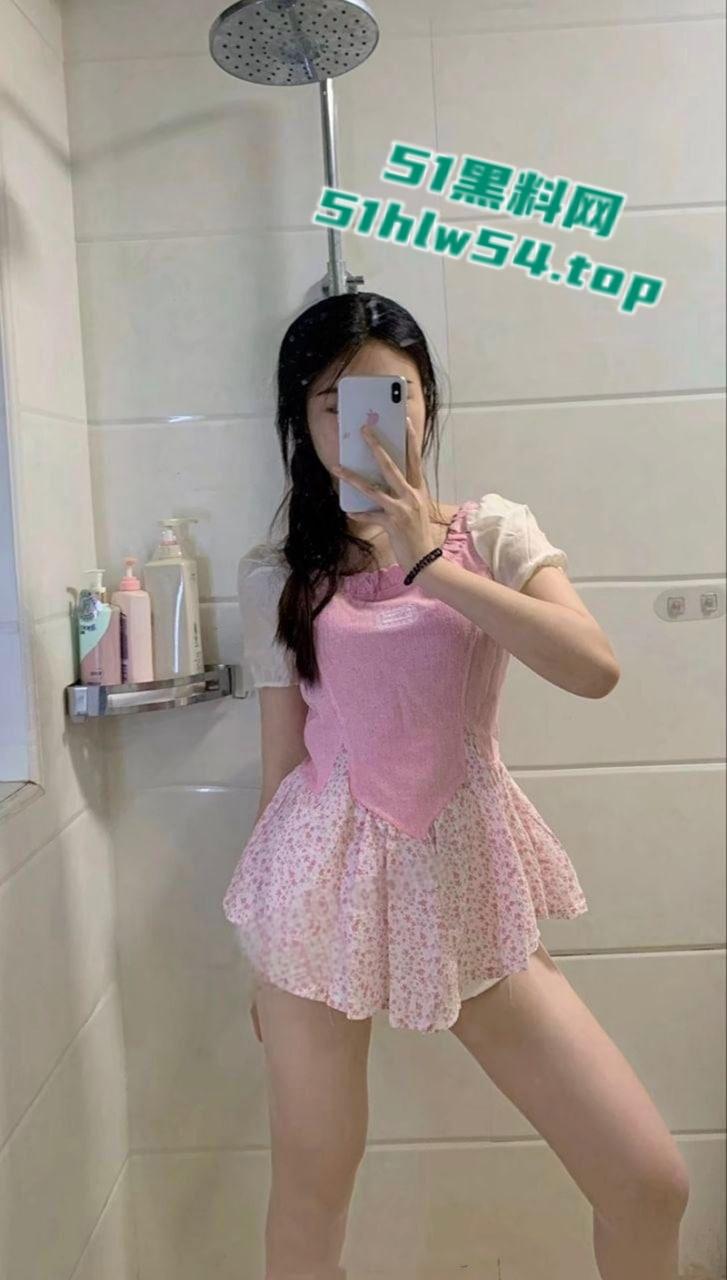 深度体验探探约炮到高中同班同学,当年的清纯班花女神沦为骚母狗,车震吃鸡反差刺激感十足! 第3张 深度体验探探约炮到高中同班同学,当年的清纯班花女神沦为骚母狗,车震吃鸡反差刺激感十足! 第3张