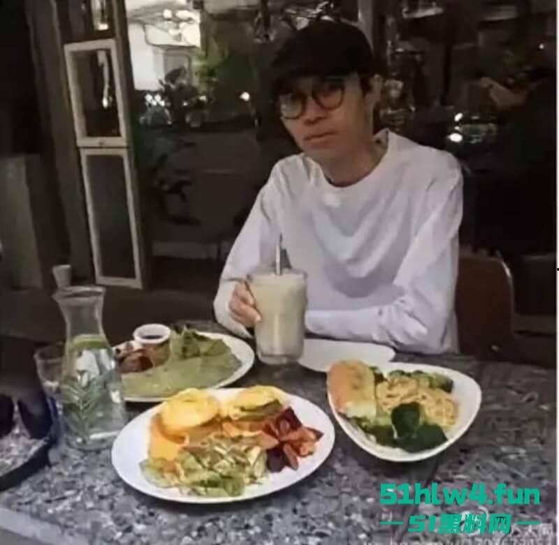 太突然!41岁歌手方大同去世生前长期吃素,死因细节曝光音乐才子离世真是太可惜了。 第1张 太突然!41岁歌手方大同去世生前长期吃素,死因细节曝光音乐才子离世真是太可惜了。 第1张