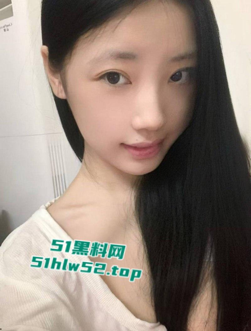 福建厦门理工大学【韩月盈】表面清纯私生活却极度混乱，男友分手后无缝衔接遭曝光！  第3张