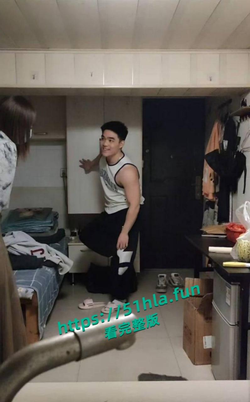 TS伪娘阿红劲爆大瓜,油腻大叔浓妆艳抹,专约帅气直男小伙,毒龙口爆后入肛穴,榨精堪比职业骚鸡! 第4张 TS伪娘阿红劲爆大瓜,油腻大叔浓妆艳抹,专约帅气直男小伙,毒龙口爆后入肛穴,榨精堪比职业骚鸡! 第4张