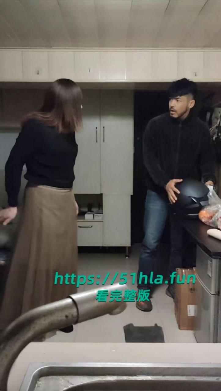 TS伪娘阿红劲爆大瓜,油腻大叔浓妆艳抹,专约帅气直男小伙,毒龙口爆后入肛穴,榨精堪比职业骚鸡! 第6张 TS伪娘阿红劲爆大瓜,油腻大叔浓妆艳抹,专约帅气直男小伙,毒龙口爆后入肛穴,榨精堪比职业骚鸡! 第6张