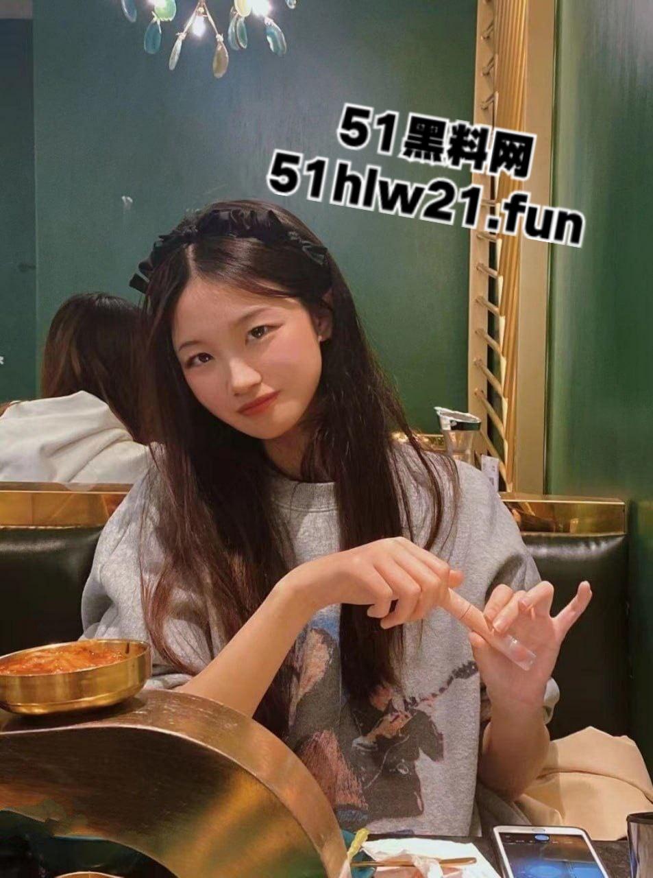 高冷反差女神【李沐子】屌丝面前尤物女神,富二代脚下的淫骚母狗,户外露出当街露奶方向盘下的肉便器。 第6张 高冷反差女神【李沐子】屌丝面前尤物女神,富二代脚下的淫骚母狗,户外露出当街露奶方向盘下的肉便器。 第6张