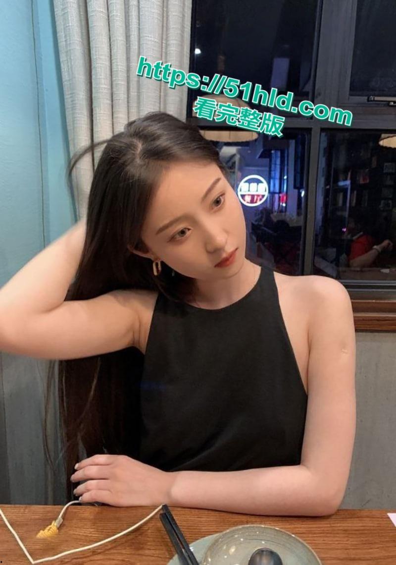 西安音乐学院【陈蓉】约炮前男友视频被现任怒爆,口交熟练技术肥臀巨乳爆辣身材,简直就是极品炮架! 第3张 西安音乐学院【陈蓉】约炮前男友视频被现任怒爆,口交熟练技术肥臀巨乳爆辣身材,简直就是极品炮架! 第3张