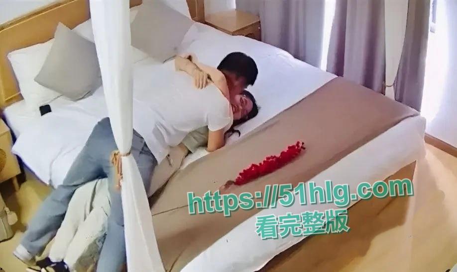 阜阳乡村网红赵小娜酒店激情做爱翻车现场！巨乳肥臀主动骑乘，简直就是骚浪贱！  第5张