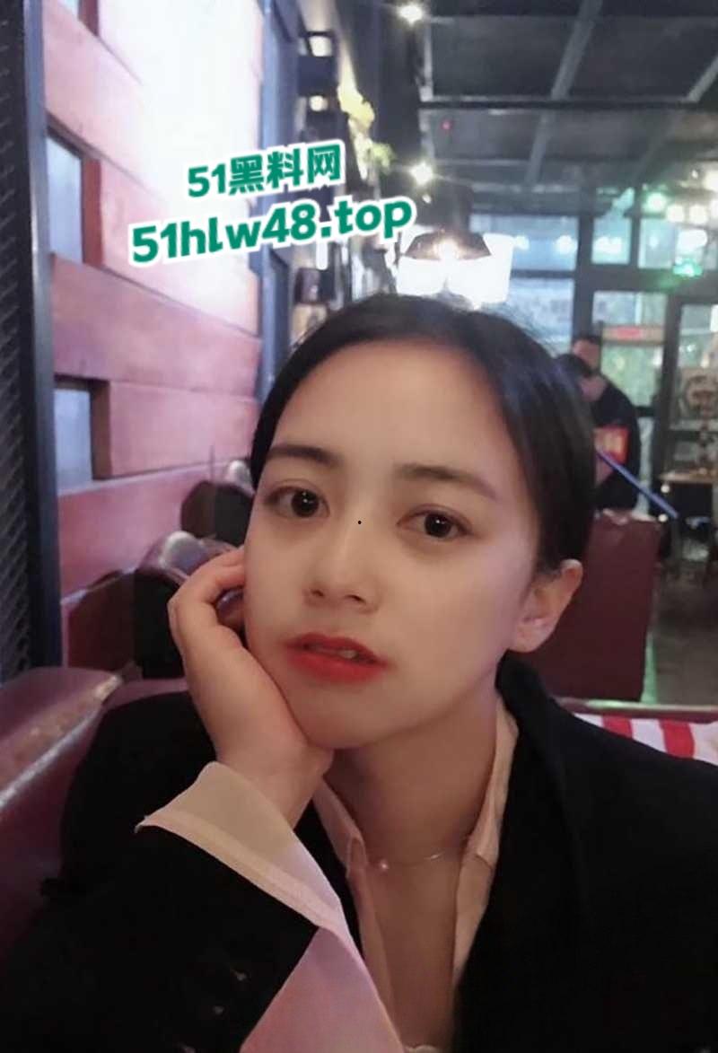 上海对外经贸大学艺术系，绝美系花【刘雨婷】私下却堕落成富豪的玩物，化身火辣性奴视频曝光。  第1张