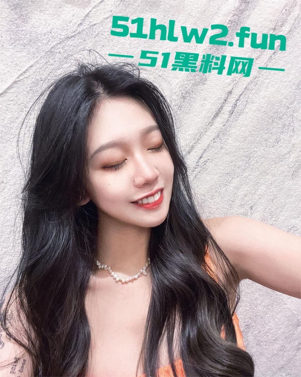 广州颜值学姐【徐艺淼】身材纤细颜值甜美,为了钱背着男友约啪老板颜值和身材男友的帽子都卖不完了吧。 第4张 广州颜值学姐【徐艺淼】身材纤细颜值甜美,为了钱背着男友约啪老板颜值和身材男友的帽子都卖不完了吧。 第4张