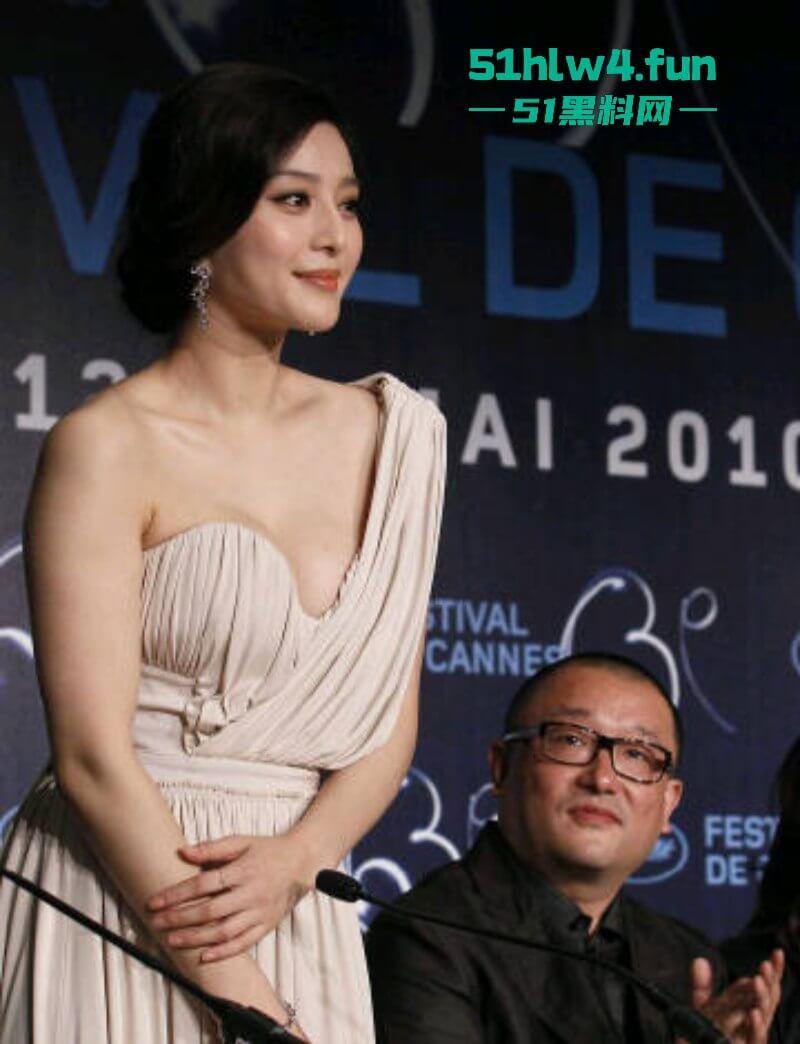 范冰冰复出柏林影展,范冰冰喷血造型超性感流苏设计的若隐若现失手露乳贴,看来巨星没落也只能靠肉体吸睛。 第3张 范冰冰复出柏林影展,范冰冰喷血造型超性感流苏设计的若隐若现失手露乳贴,看来巨星没落也只能靠肉体吸睛。 第3张