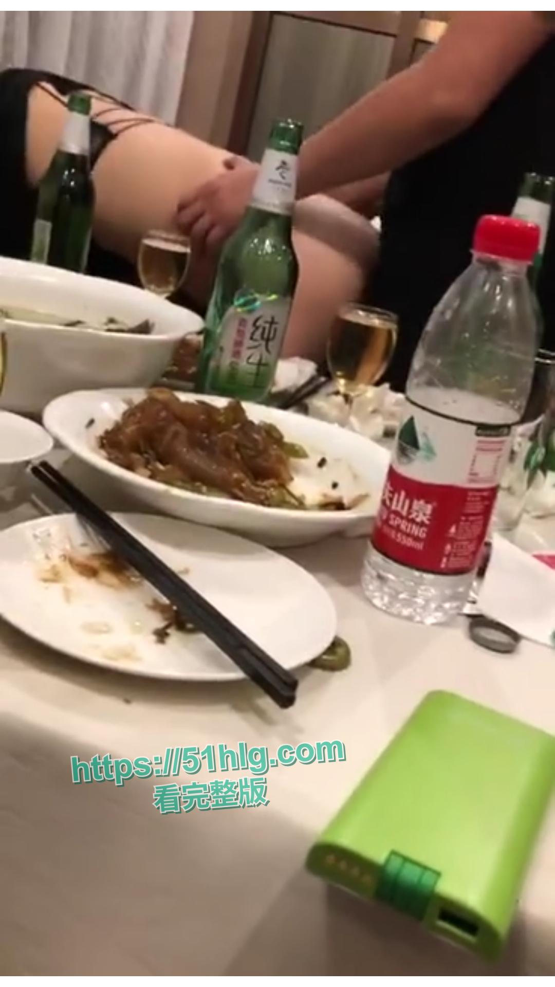 【南京】美艳人妻的同学会狂欢!墙角口交,后入爆操,呻吟声荡漾大厅,你还敢让老婆参加同学聚会吗? 第5张 【南京】美艳人妻的同学会狂欢!墙角口交,后入爆操,呻吟声荡漾大厅,你还敢让老婆参加同学聚会吗? 第5张