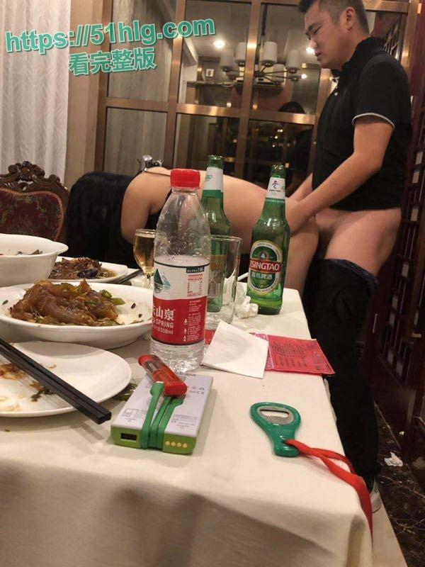 【南京】美艳人妻的同学会狂欢!墙角口交,后入爆操,呻吟声荡漾大厅,你还敢让老婆参加同学聚会吗? 第6张 【南京】美艳人妻的同学会狂欢!墙角口交,后入爆操,呻吟声荡漾大厅,你还敢让老婆参加同学聚会吗? 第6张