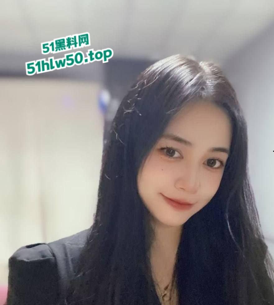 校花级别，重庆财大新疆母狗【夏兹热丽】第一次刚破处就被拍下口吞脸射！  第5张