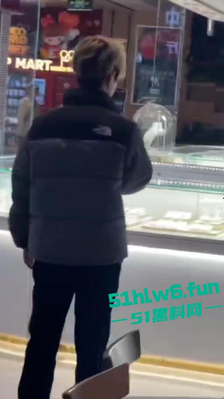 北京丰台区【牛逼哥】光天化日抢劫周大福，明目张胆自己送进去吃牢饭 这下有编制工作了！  第3张