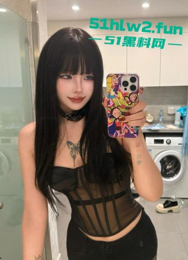 苏州美术学院爱cos的精神妹【方可儿】情趣黑丝白丝各种诱惑榨精，后怼撞击炮台骚贱淫叫！  第2张