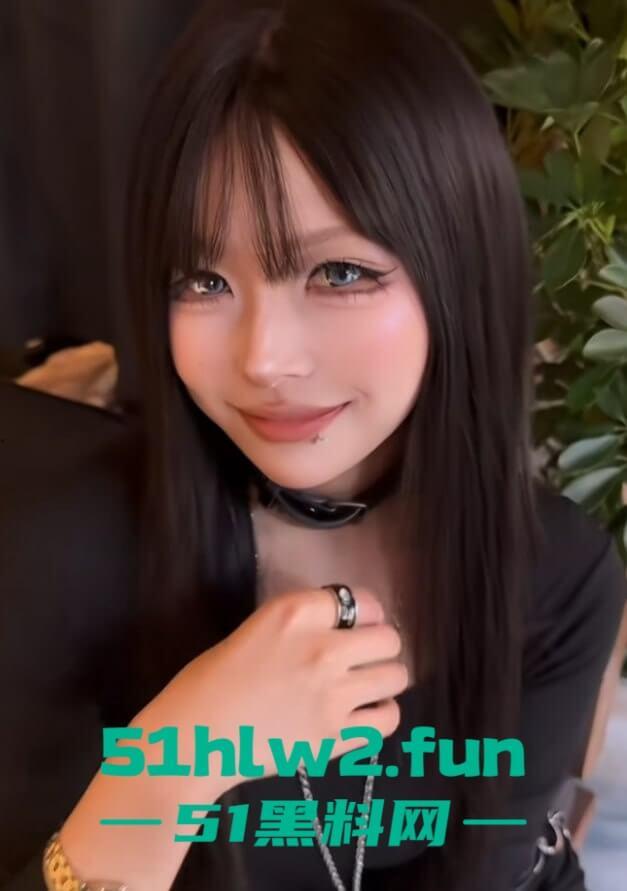 苏州美术学院爱cos的精神妹【方可儿】情趣黑丝白丝各种诱惑榨精，后怼撞击炮台骚贱淫叫！  第4张