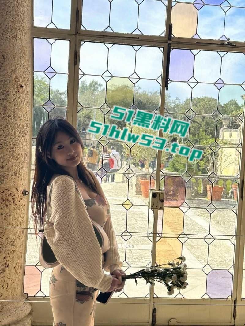 厦门鼓浪屿酒馆老板娘【袁敏】痴迷一夜情,大屌猛男邂逅连操三天被干到腿软瘫成烂泥! 第2张 厦门鼓浪屿酒馆老板娘【袁敏】痴迷一夜情,大屌猛男邂逅连操三天被干到腿软瘫成烂泥! 第2张