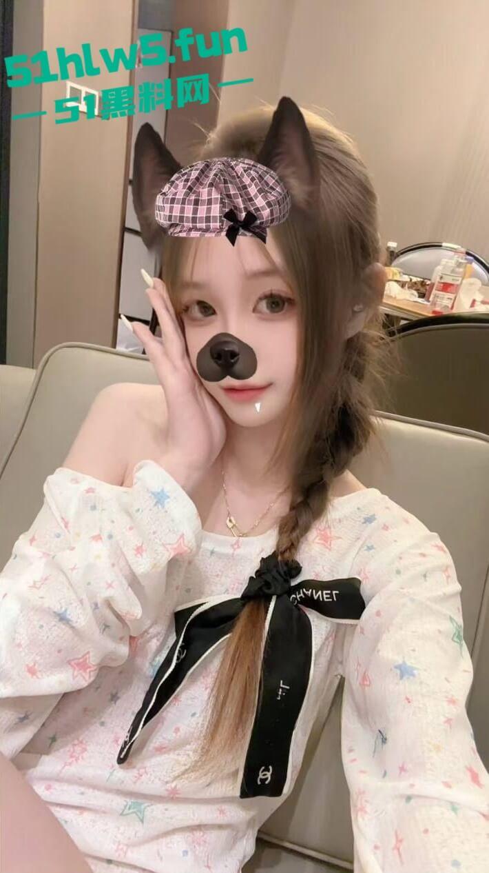 广东高颜值学生妹【覃苏】穿开裆丝袜主动掰穴,被主人远程调教完整版视频流出! 第7张 广东高颜值学生妹【覃苏】穿开裆丝袜主动掰穴,被主人远程调教完整版视频流出! 第7张