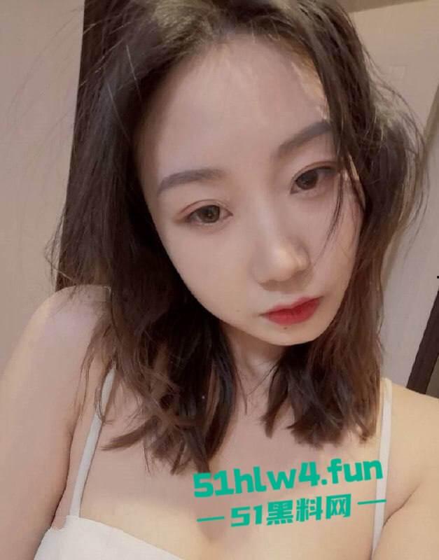 顶级身材御姐人妻【王诗玉】万达轻奢专柜柜姐,身材高挑巨乳翘臀背着老公约炮被发现果断将骚逼曝光。 第7张 顶级身材御姐人妻【王诗玉】万达轻奢专柜柜姐,身材高挑巨乳翘臀背着老公约炮被发现果断将骚逼曝光。 第7张