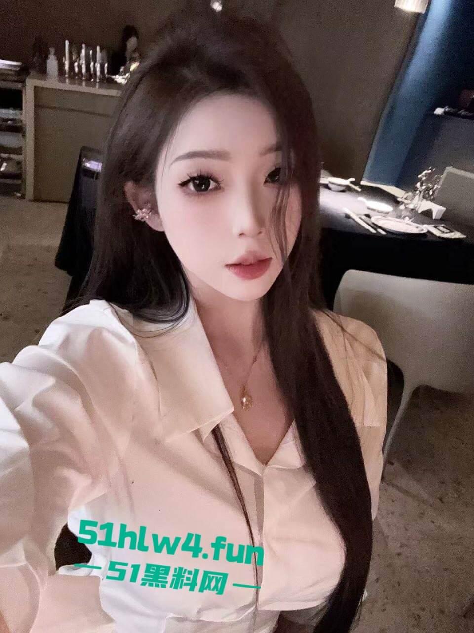 绝美颜值【夜宵789】身材高挑美腿性感女神,蜂腰巨乳蜜桃臀诱惑自拍福利流出。 第5张 绝美颜值【夜宵789】身材高挑美腿性感女神,蜂腰巨乳蜜桃臀诱惑自拍福利流出。 第5张