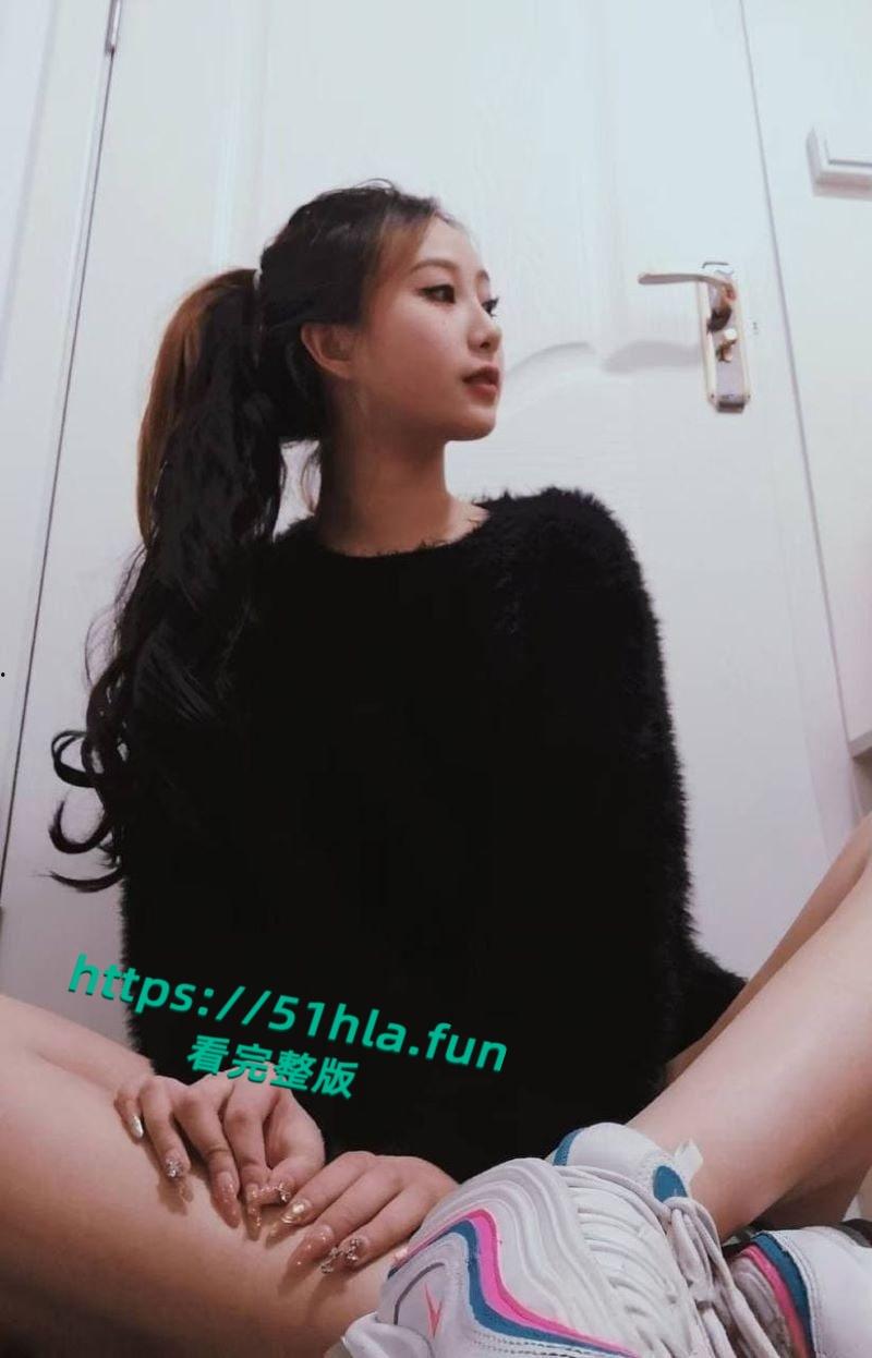 辽宁大学舞蹈生【李玉兰】宿舍自慰视频曝光,一字马展示M腿大开道具玩弄淫水狂喷! 第3张 辽宁大学舞蹈生【李玉兰】宿舍自慰视频曝光,一字马展示M腿大开道具玩弄淫水狂喷! 第3张