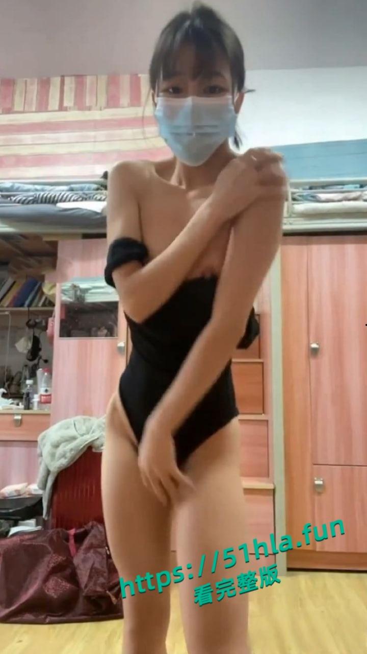 辽宁大学舞蹈生【李玉兰】宿舍自慰视频曝光,一字马展示M腿大开道具玩弄淫水狂喷! 第6张 辽宁大学舞蹈生【李玉兰】宿舍自慰视频曝光,一字马展示M腿大开道具玩弄淫水狂喷! 第6张