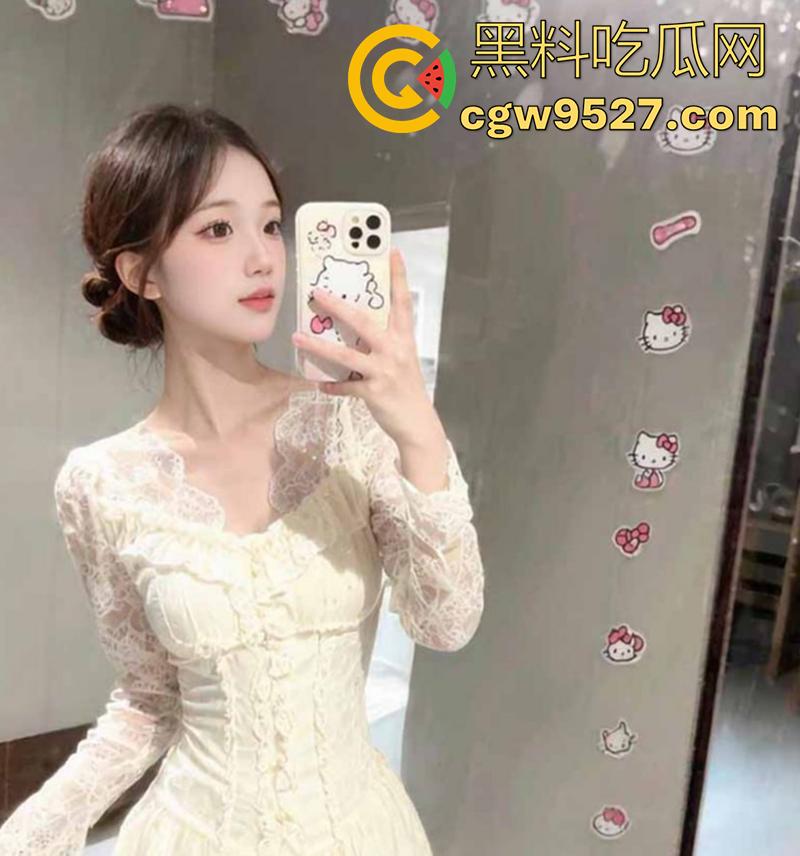 武汉艺术学院女神舞蹈生【钟艺婷】，颜值清纯身材完美，约炮黑皮体育生，粉嫩小穴被大肉棒操到高潮不断！  第2张