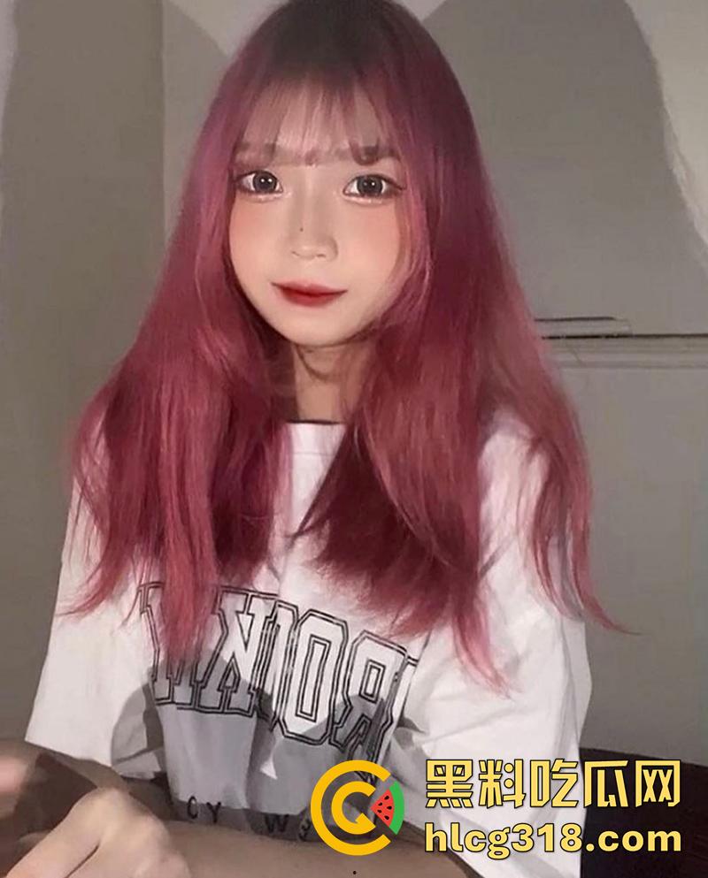 山西大学异物癖母狗【王思琴】，只要一看到粉色就会发骚，一个粉色尾巴肛塞，就能把她变成性奴！  第1张