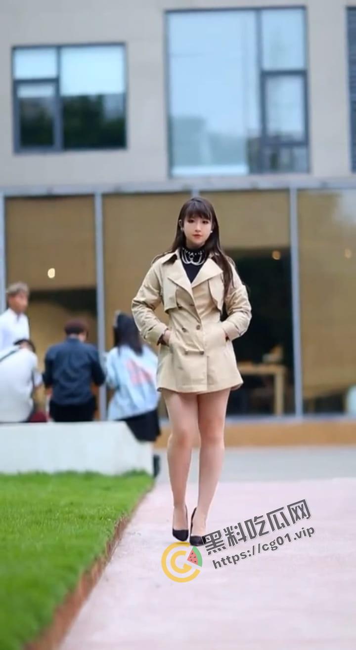 抖音 25万粉 汤圆 骚女私拍 为完成土豪任务当街露情趣内衣  第2张