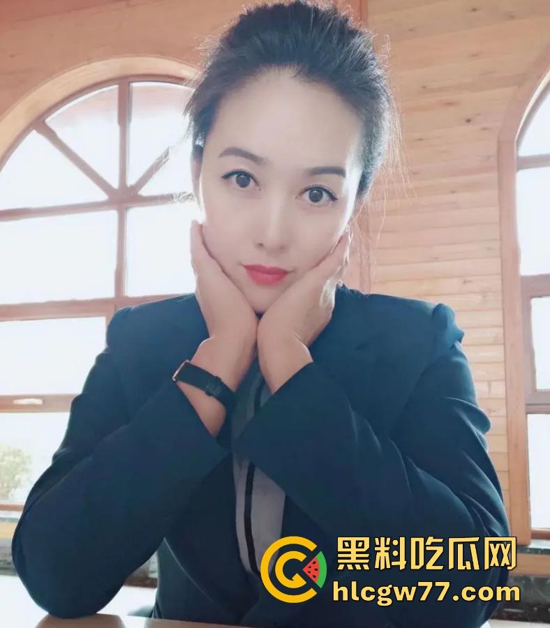 姜还是老的辣 大爷大妈真会玩 来河边偷情 一边做爱 一边看风景 性爱过程被路人全 记录！  第1张