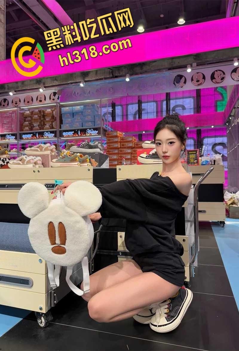 上海交通大学【邓媛媛】，沦为金主专属母狗，三穴齐开无套爆操骚穴嫩肛，调教开发视频让人真泄气 ！  第3张