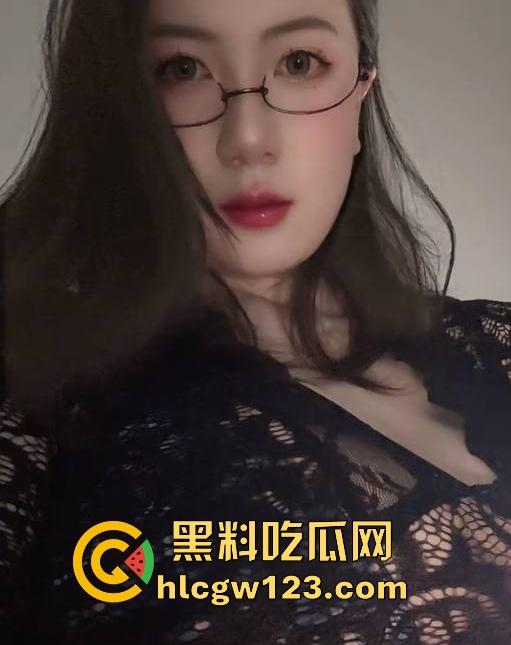 约炮抖音极品极品小博主【比极星】绝美颜值核弹巨乳 无套进入 内射完还不满足请求着金主再来一次！  第3张