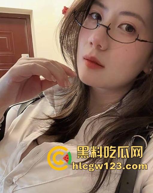 约炮抖音极品极品小博主【比极星】绝美颜值核弹巨乳 无套进入 内射完还不满足请求着金主再来一次！  第11张