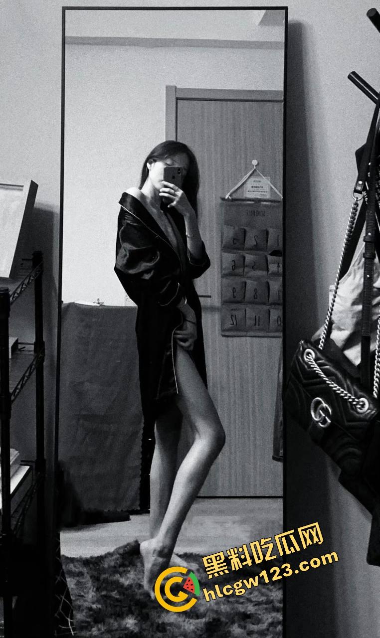 浙大是985 她是9X5【林依依】保研女神用乳头写作业，高颜值学姐被捆成狗，逼里插蜡全程湿！  第6张