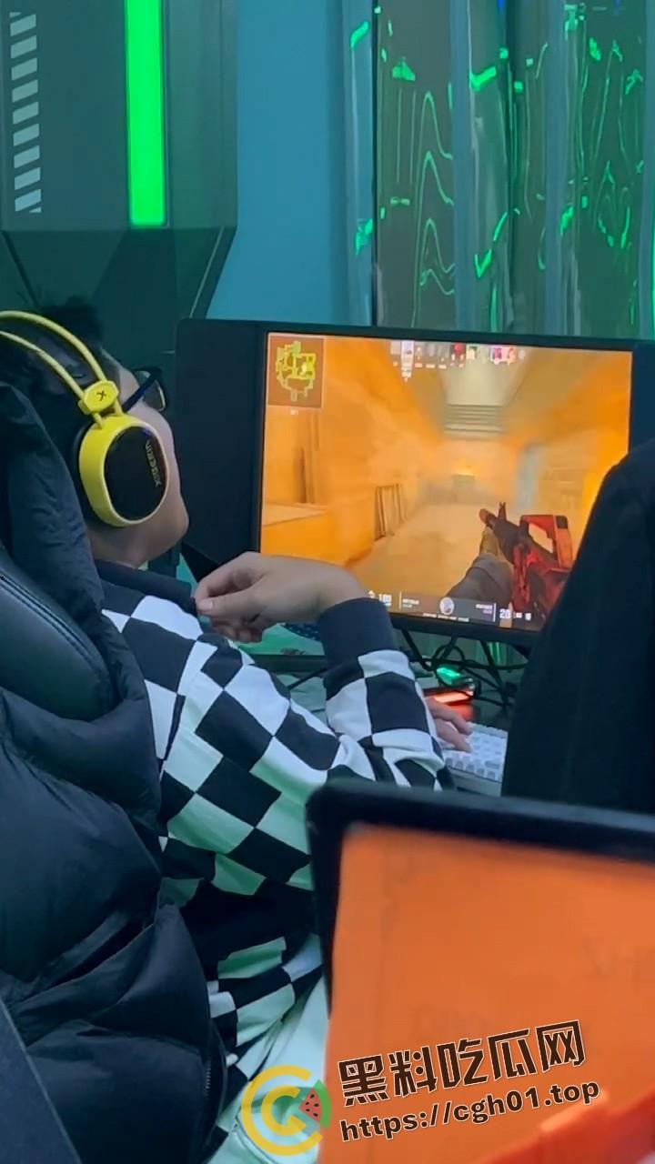 真野生网络喷子  舌战群儒 一个人骂的队友全回不上话！ 第3张