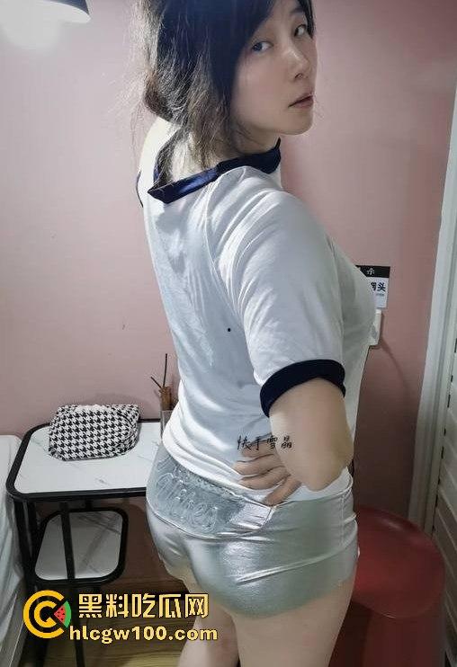 快手极品巨乳美女网红【雪晶】不雅视频流出，自慰私拍巨乳女上乘骑令人窒息。  第3张