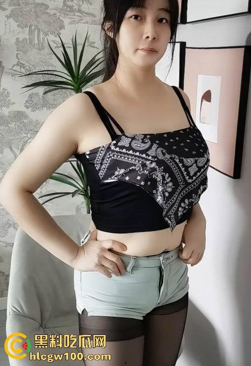 快手极品巨乳美女网红【雪晶】不雅视频流出，自慰私拍巨乳女上乘骑令人窒息。  第5张