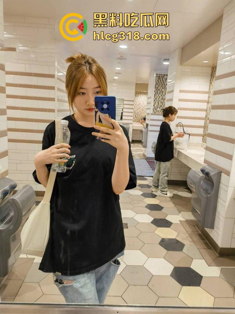 辽宁师范大学【彦雯静】娇嫩玉足玩弄大屌，自拍粉穴抚摸自慰，骚逼湿透淫态毕露！  第1张