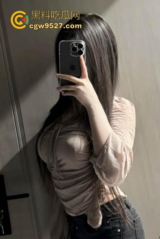 台湾大学大奶学生妹怕【蒋柊】性爱视频曝光，G杯巨乳晃动，口交深喉后入狂干，私下却反差拉满！  第2张