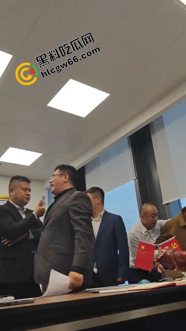 大成佛山律所主任爱上99年律师【黄晓蕾】硬捧上位引爆律所内斗。抢公章撬门性爱视频全程高能！  第10张