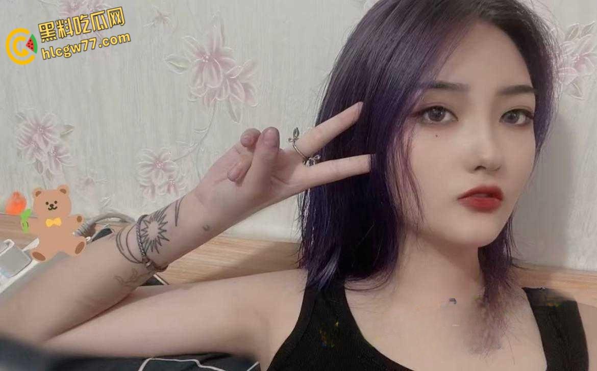 西安高冷模特 何雨薇 邀约摄影师线下私拍 没曾想摄影师耐不住诱惑两人开始激战！  第5张