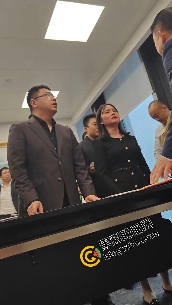 大成佛山律所主任爱上99年律师【黄晓蕾】硬捧上位引爆律所内斗。抢公章撬门性爱视频全程高能！  第14张