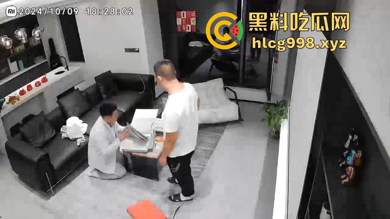 男的发微博喊被装修工人强暴，结果看着还挺享受，两GAY佬演双簧？  第6张