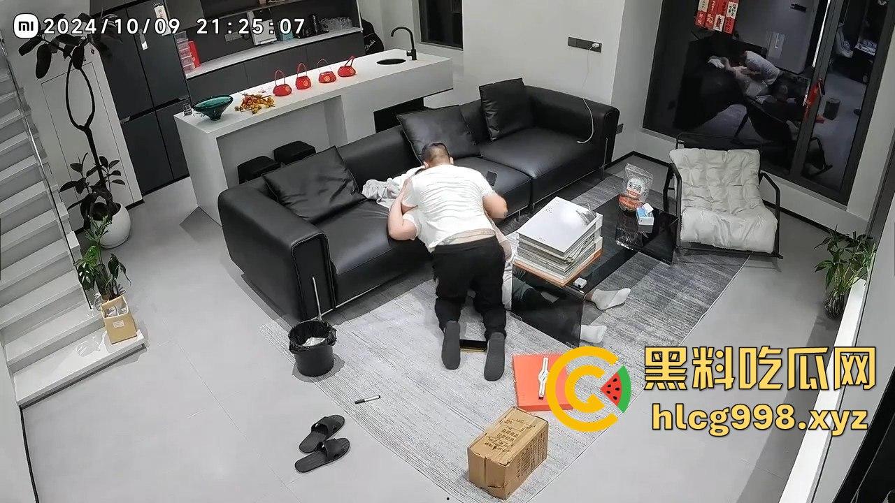 男的发微博喊被装修工人强暴，结果看着还挺享受，两GAY佬演双簧？  第8张