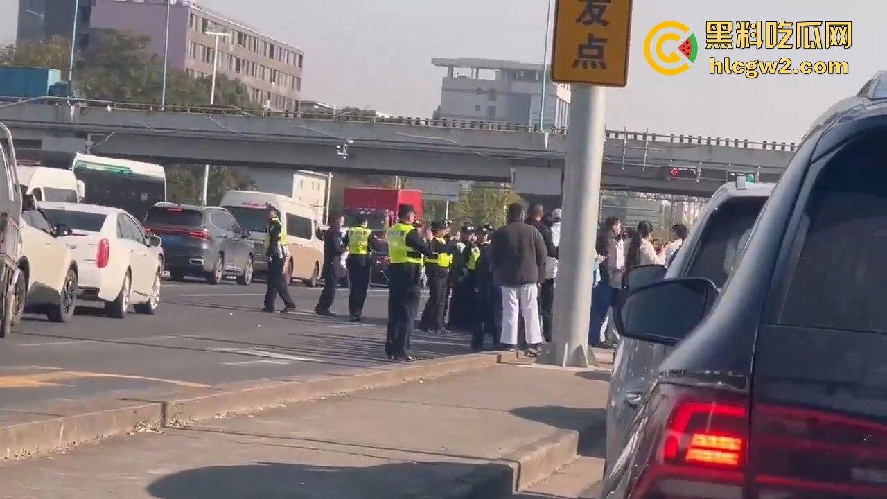 上海沪松公路被国利员工堵到爆！讨薪没问题，害全场牛马迟到真是要命！  第7张
