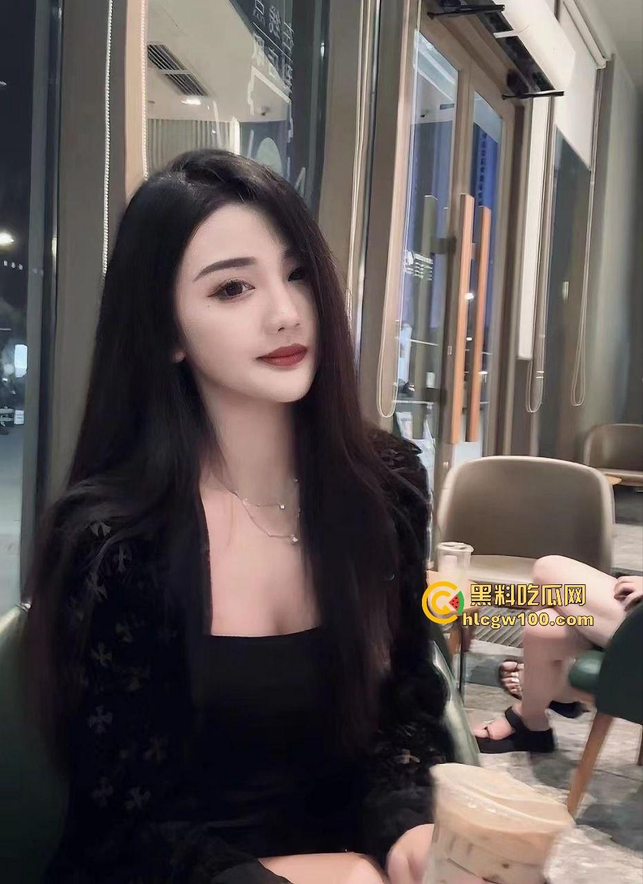 邻里偷情实录，麻将桌上勾搭的骚少妇，老公一出门就开干，69互口倒挂金钩，高潮夹得老王原地喷射！  第2张